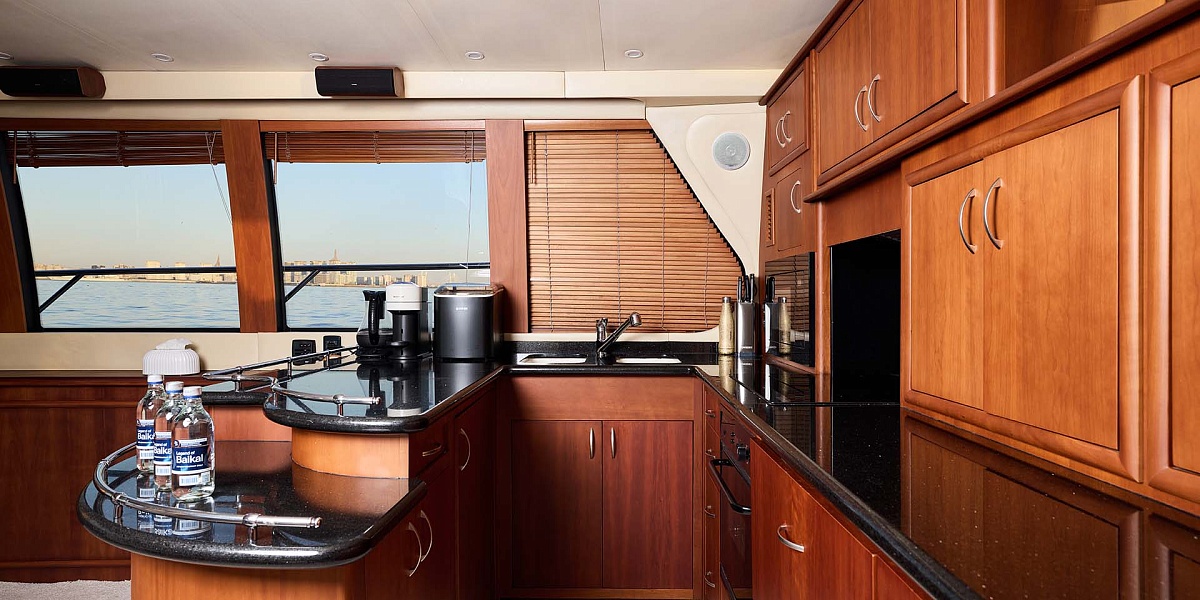 Аренда яхты Carver 60 Mila в Санкт-Петербурге